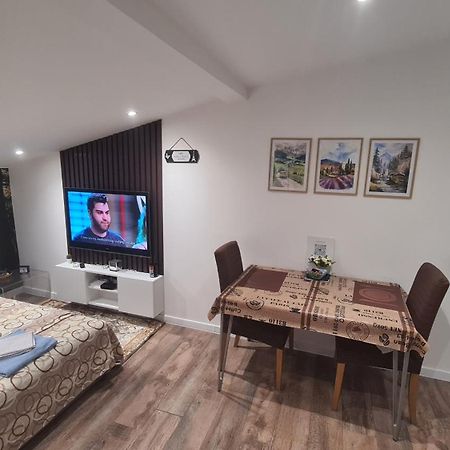 Samitest Belgrade Luaran gambar